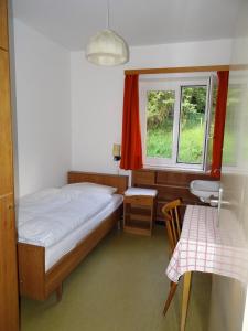 Einbettzimmer klein Wohnung Doris 